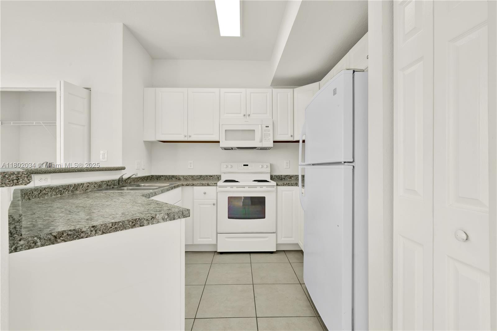 677 Ne 21st Ter Property Photo 5