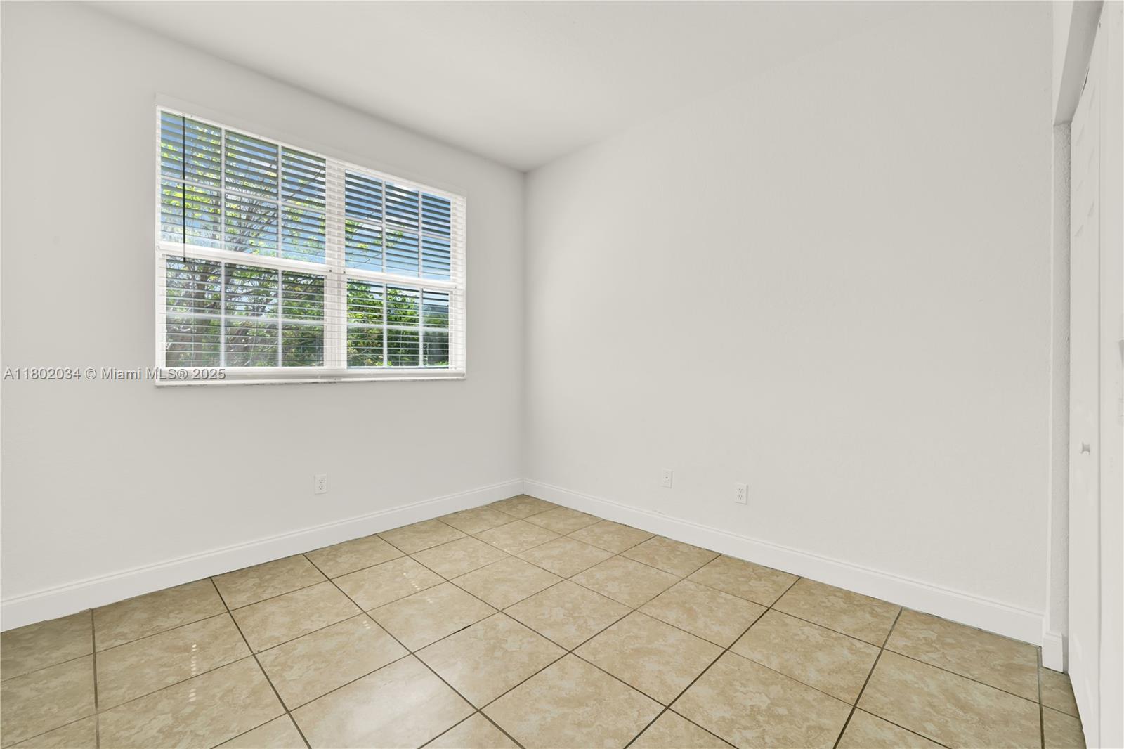 677 Ne 21st Ter Property Photo 13