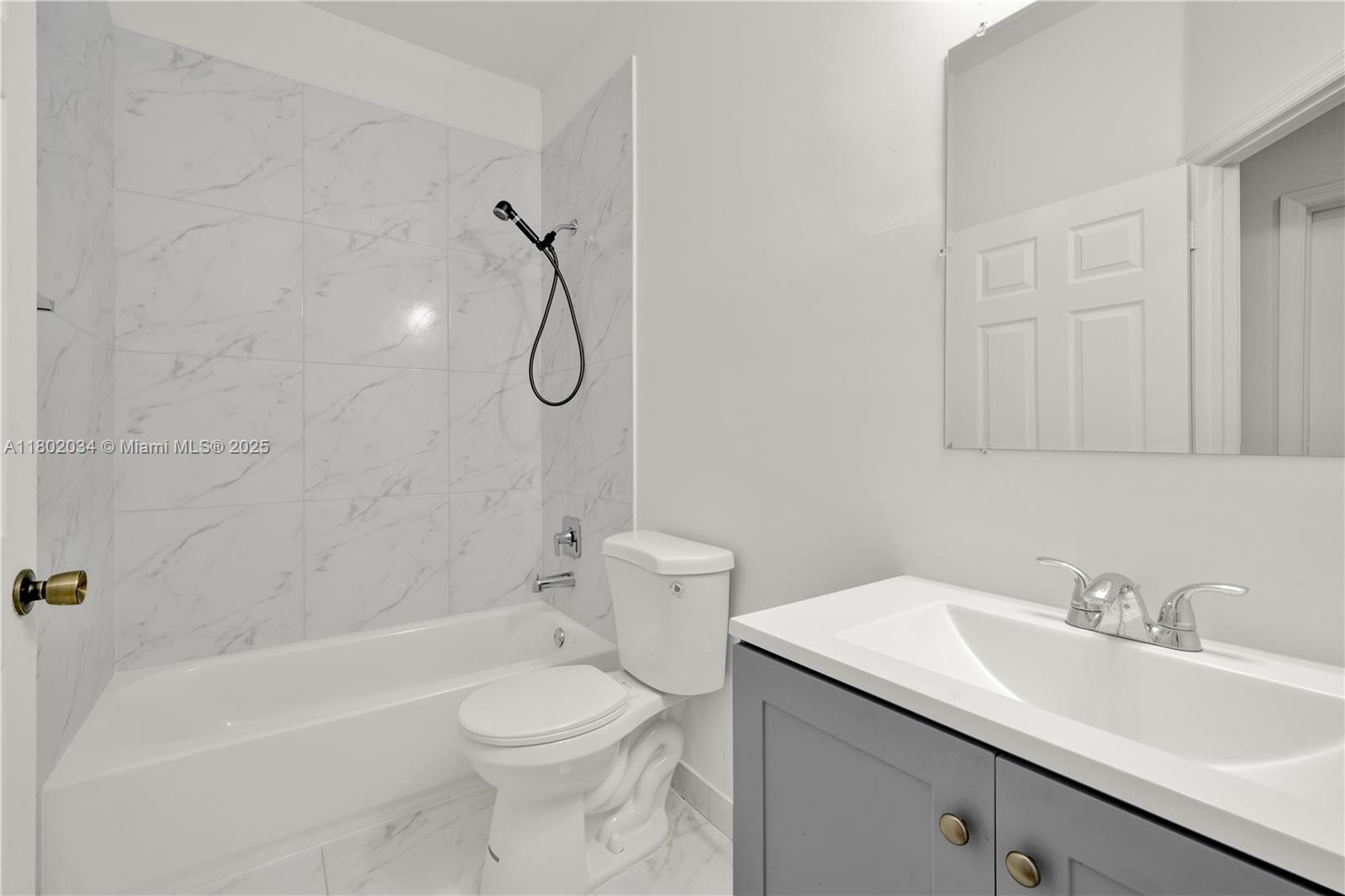 677 Ne 21st Ter Property Photo 16