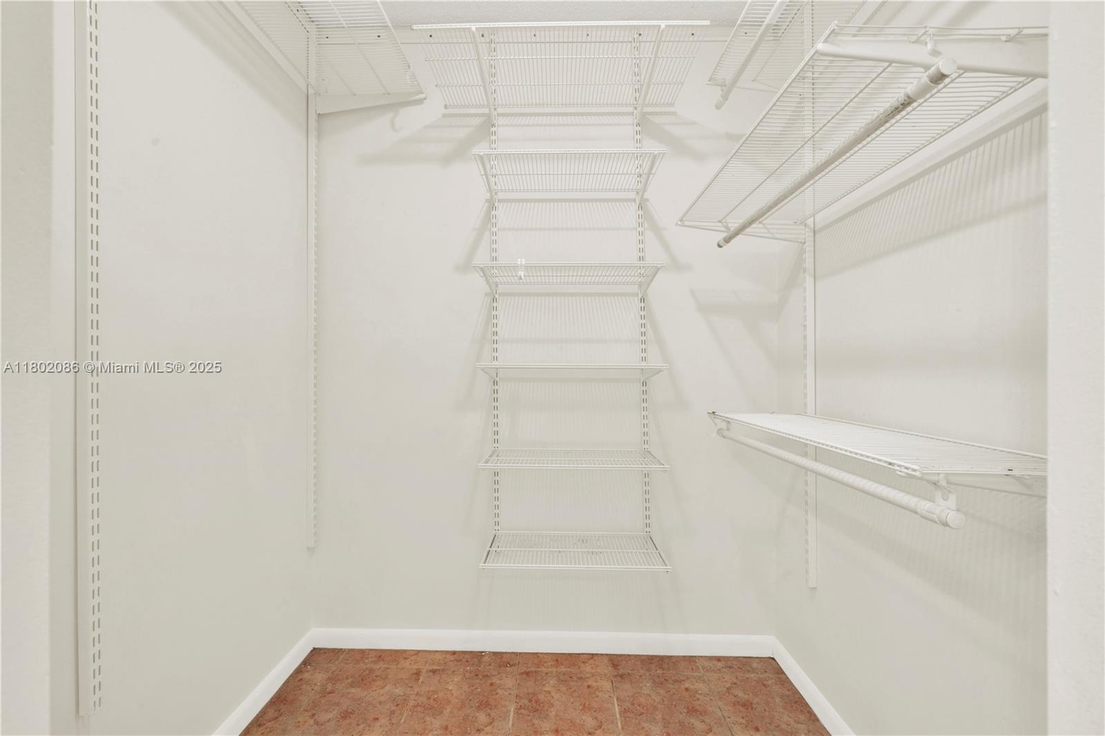 1575 N Goldeneye Ln Property Photo 28