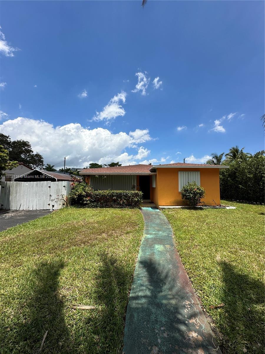 1627 Washington St Property Photo 1