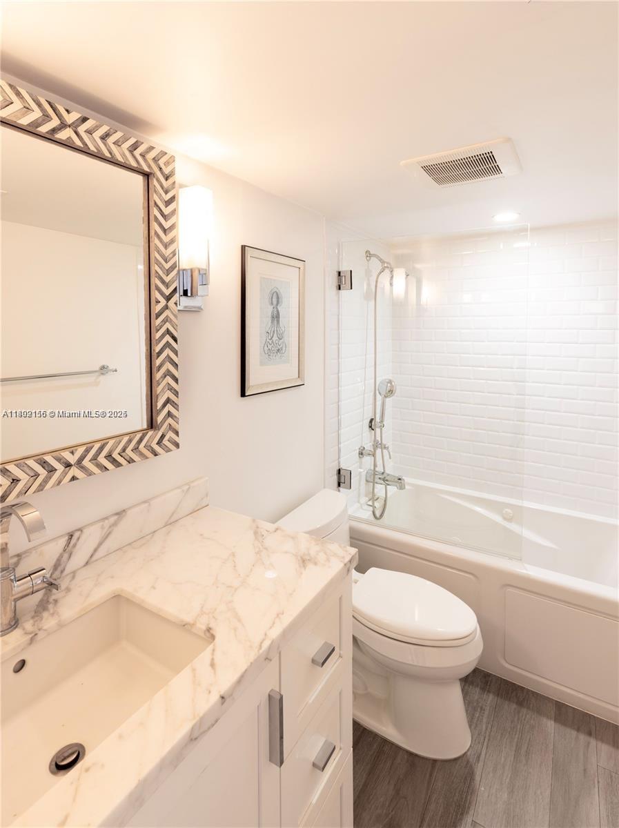 6061 Collins Ave 7d Property Photo 24