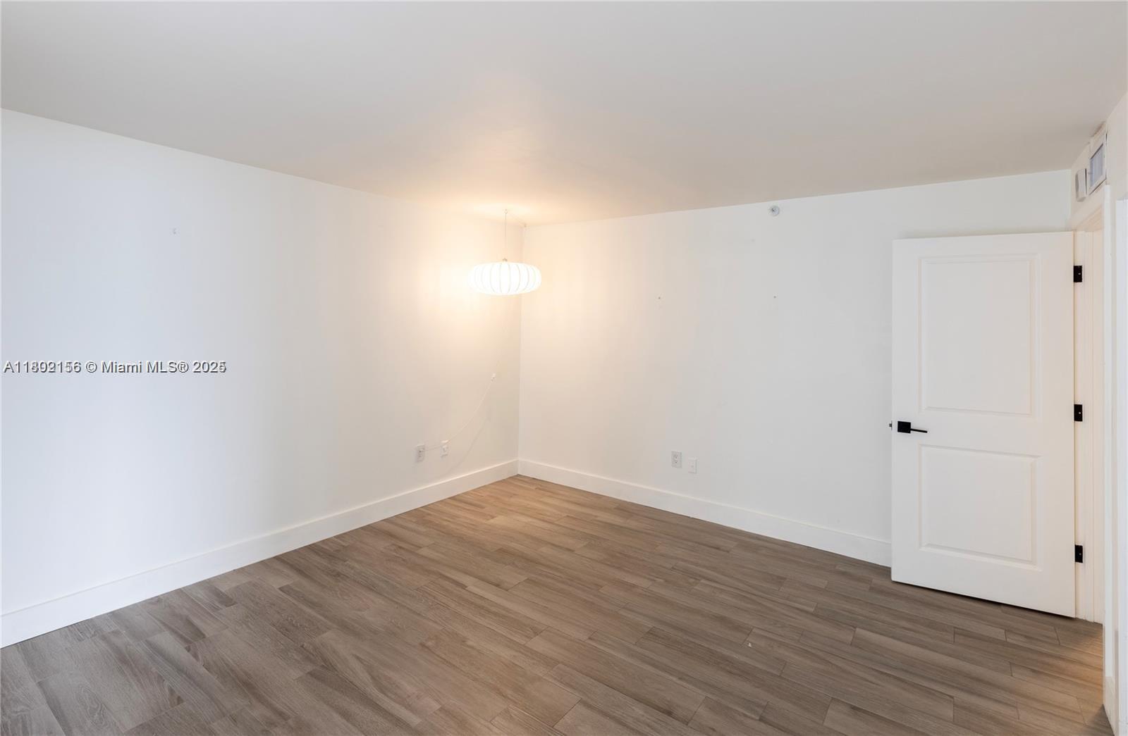 6061 Collins Ave 7d Property Photo 26