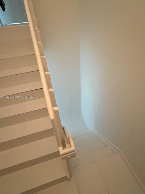 687 Sw 7th St 687 Property Photo 3