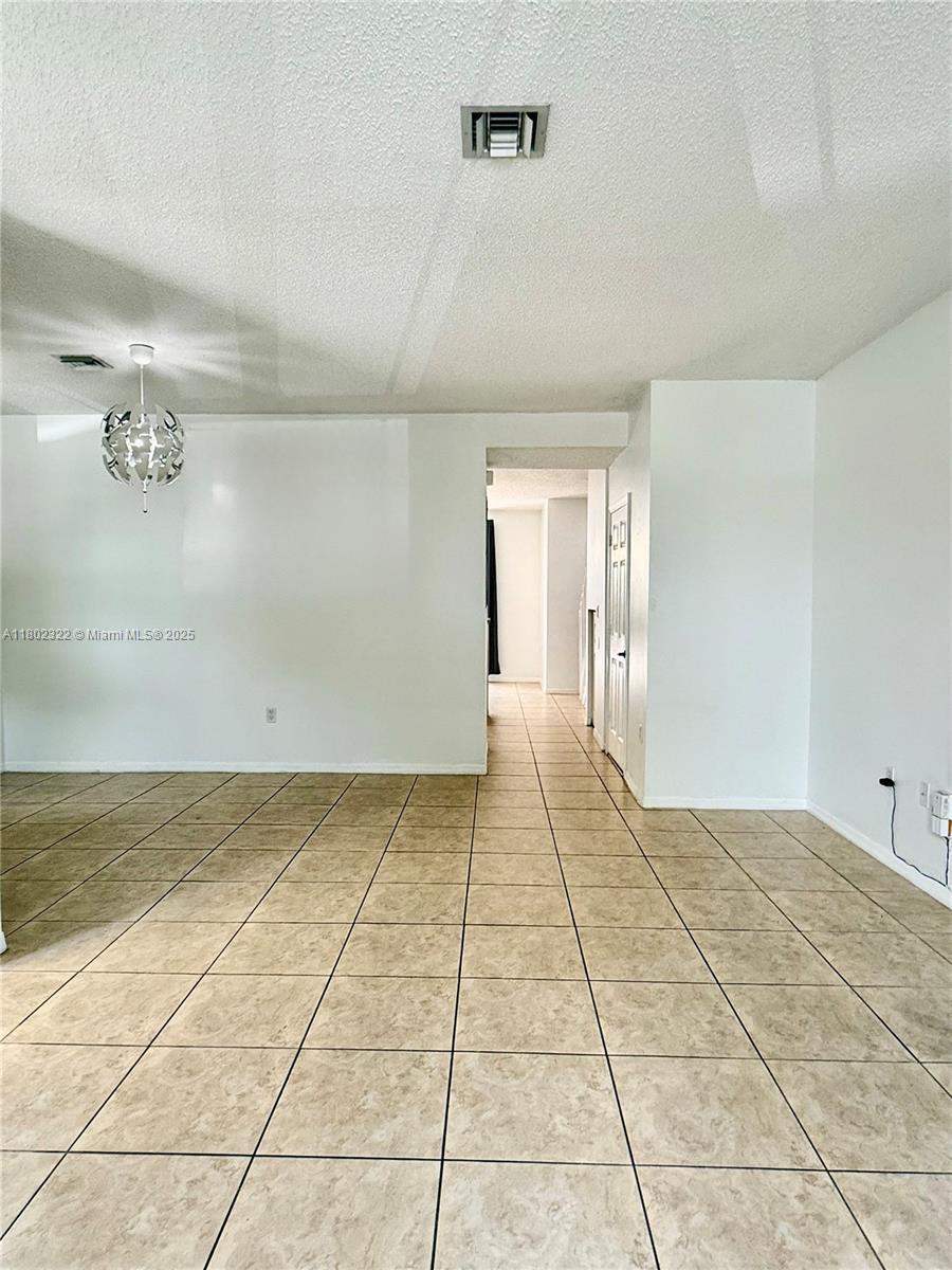 947 Ne 42nd Ter 947 Property Photo 5