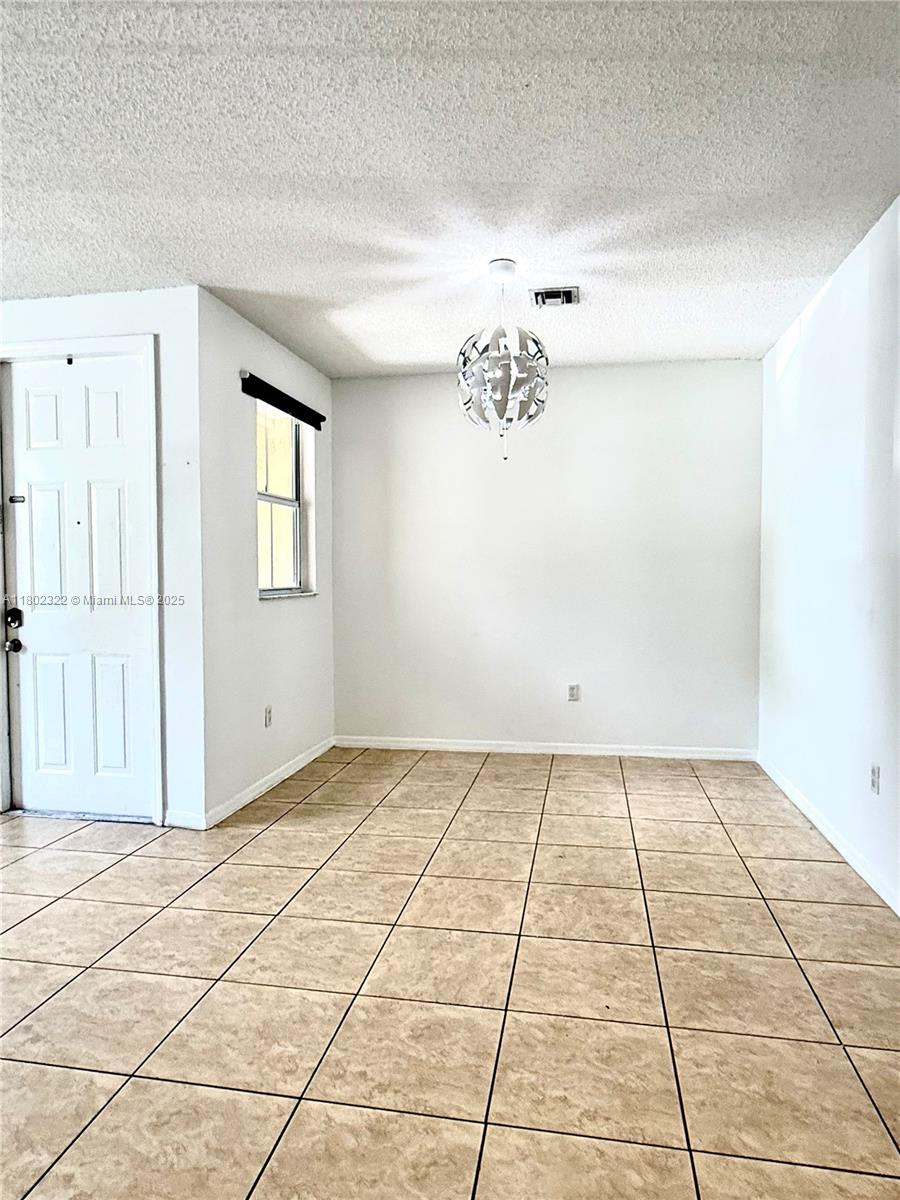 947 Ne 42nd Ter 947 Property Photo 8