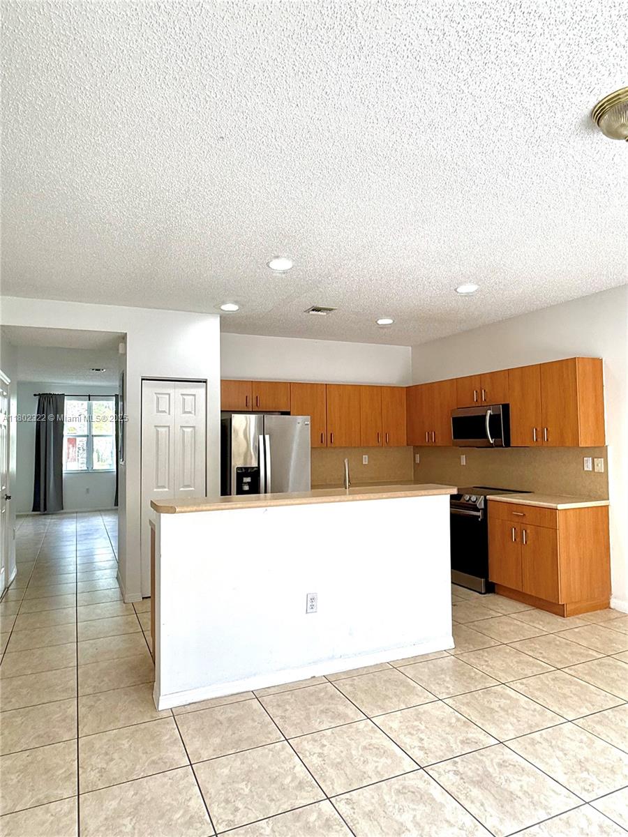 947 Ne 42nd Ter 947 Property Photo 11