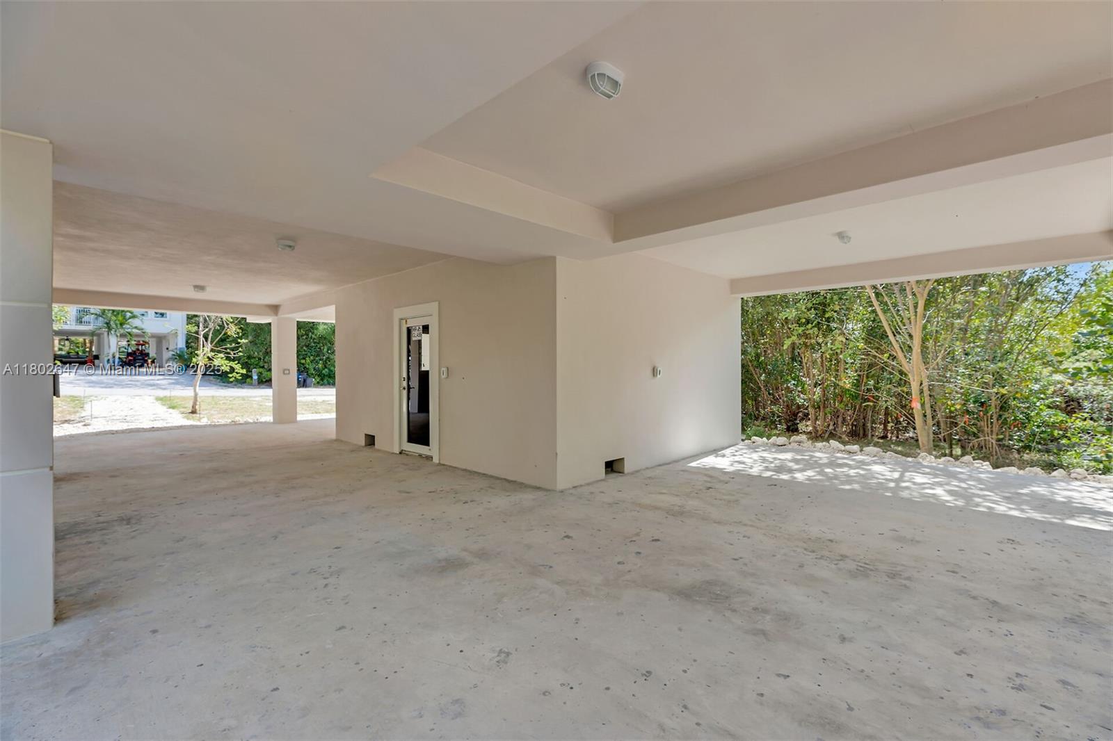 14 Tarpon Ave Property Photo 5