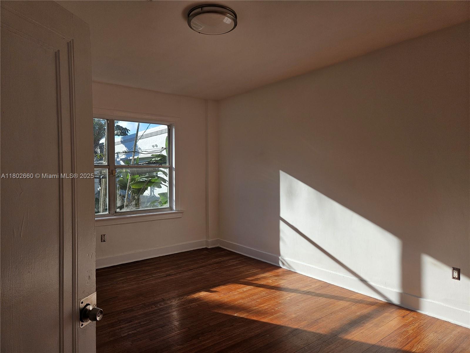 900 16th St 207 Property Photo 8