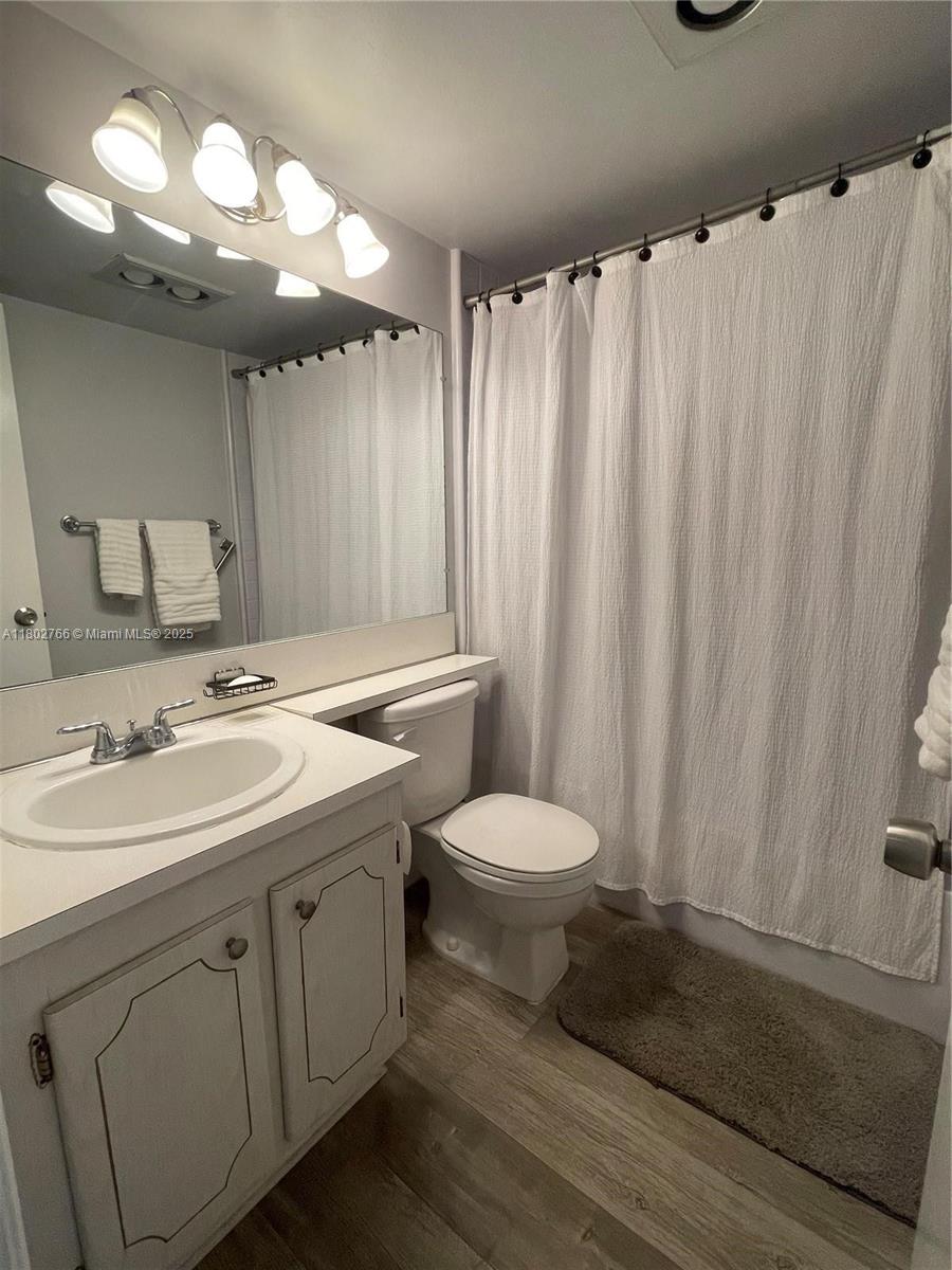 279 Markham M M Property Photo 8