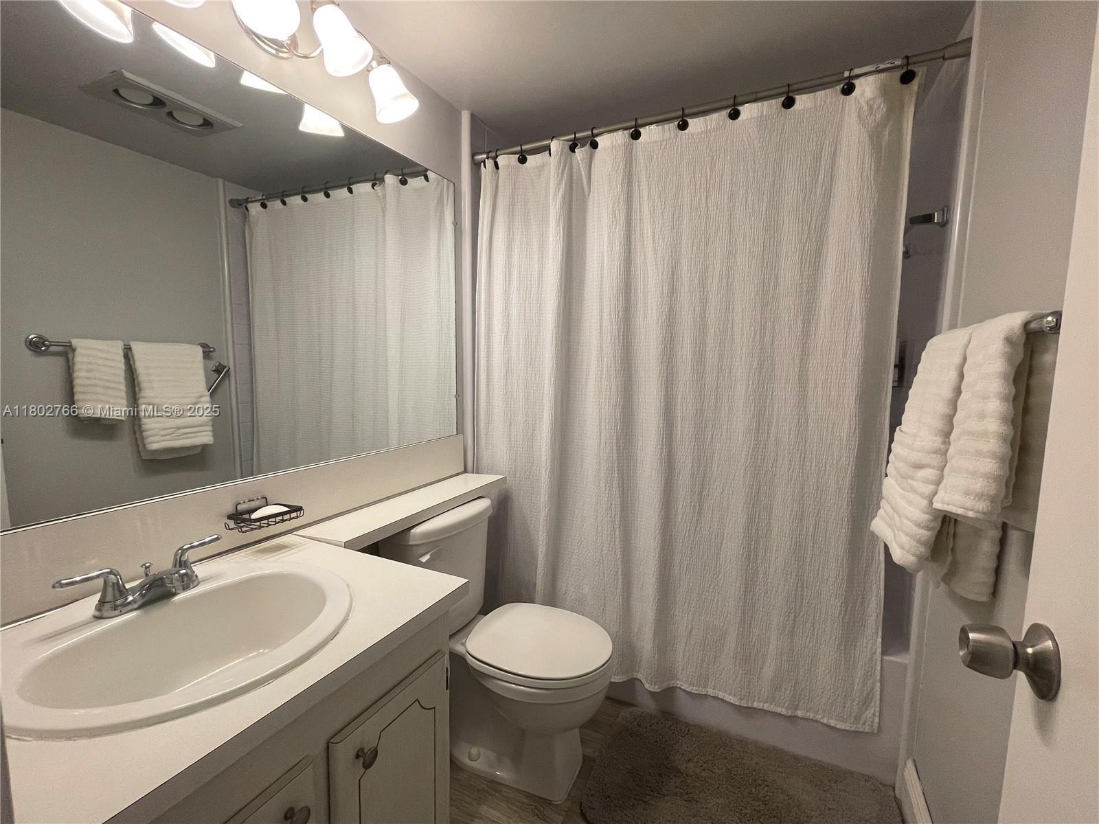 279 Markham M M Property Photo 9