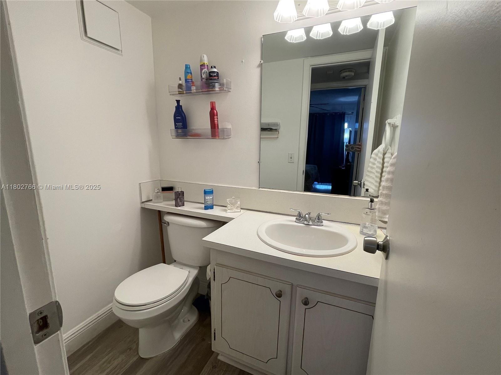 279 Markham M M Property Photo 10