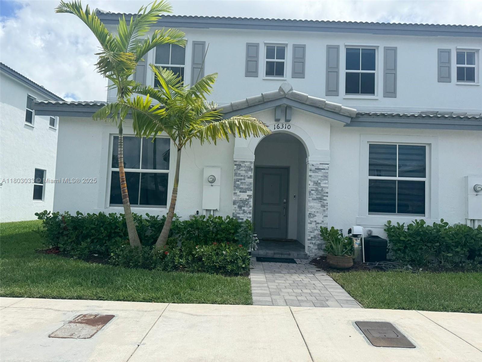 16310 SW 291st St Property Photo 1