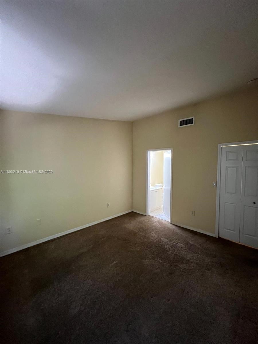 1260 Se 31st Ct 201-34 Property Photo 5