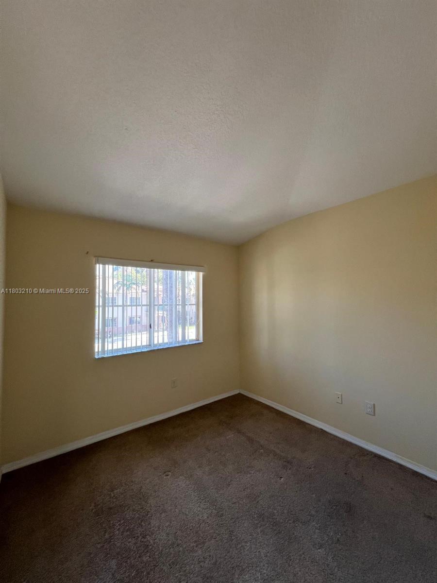 1260 Se 31st Ct 201-34 Property Photo 6