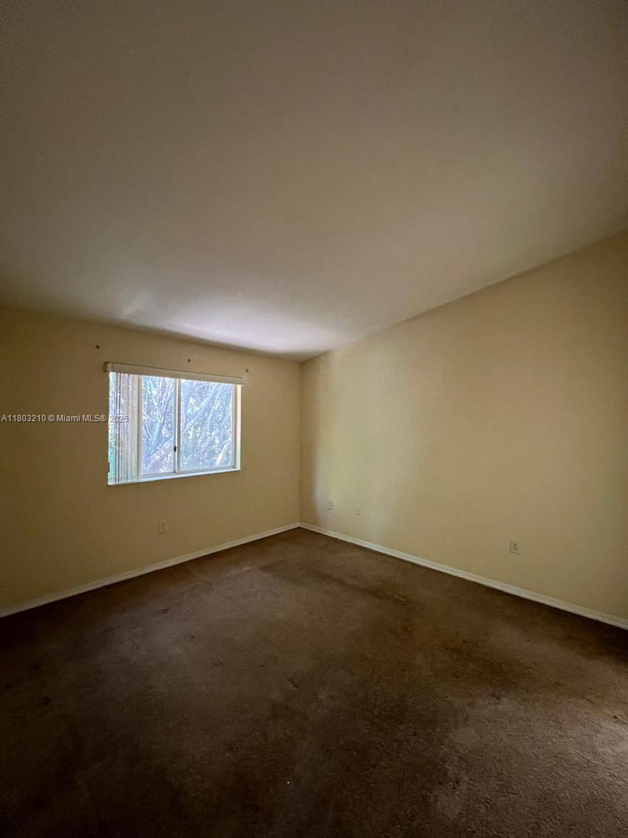 1260 Se 31st Ct 201-34 Property Photo 12