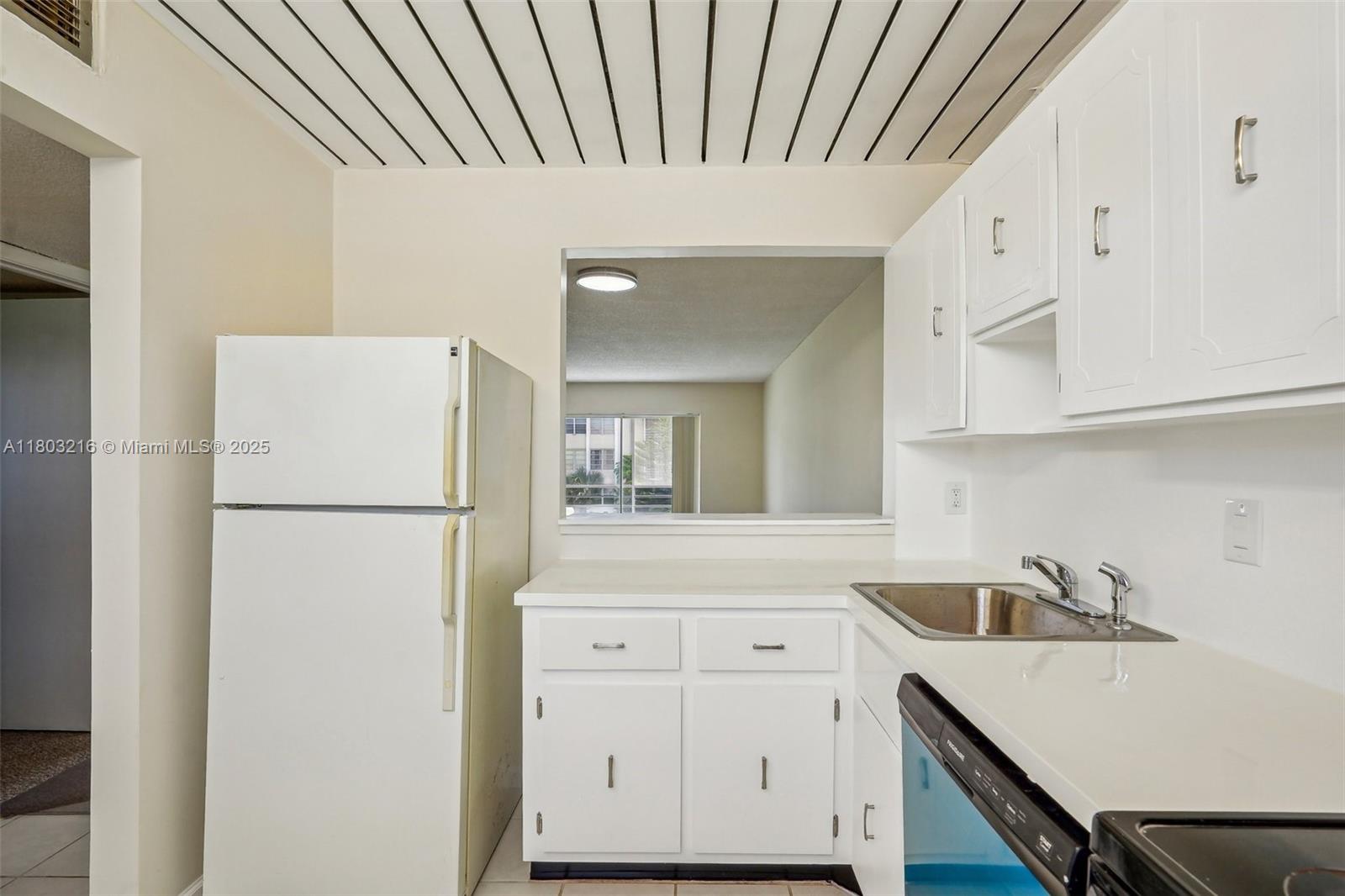 3774 Inverrary Blvd 203P Property Photo 1