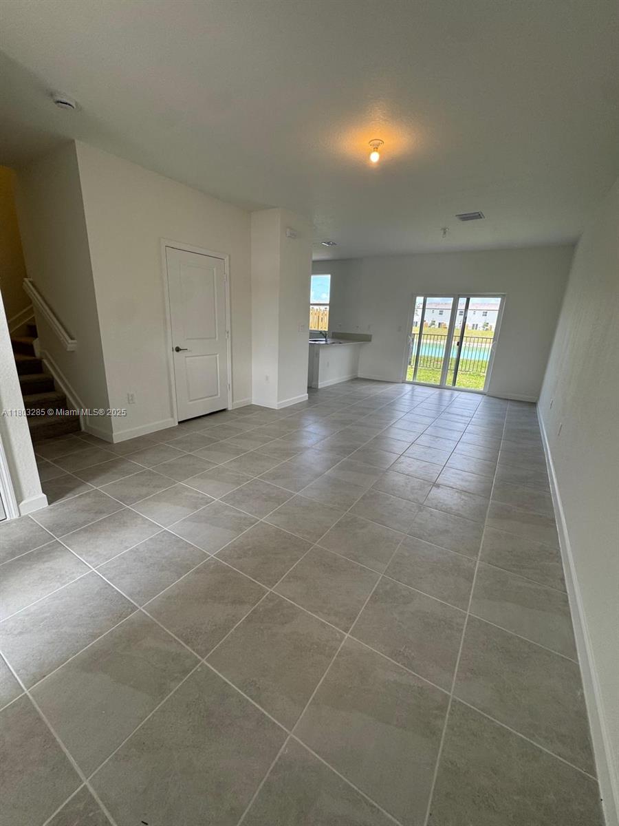 2825 Se 25 . Property Photo 11