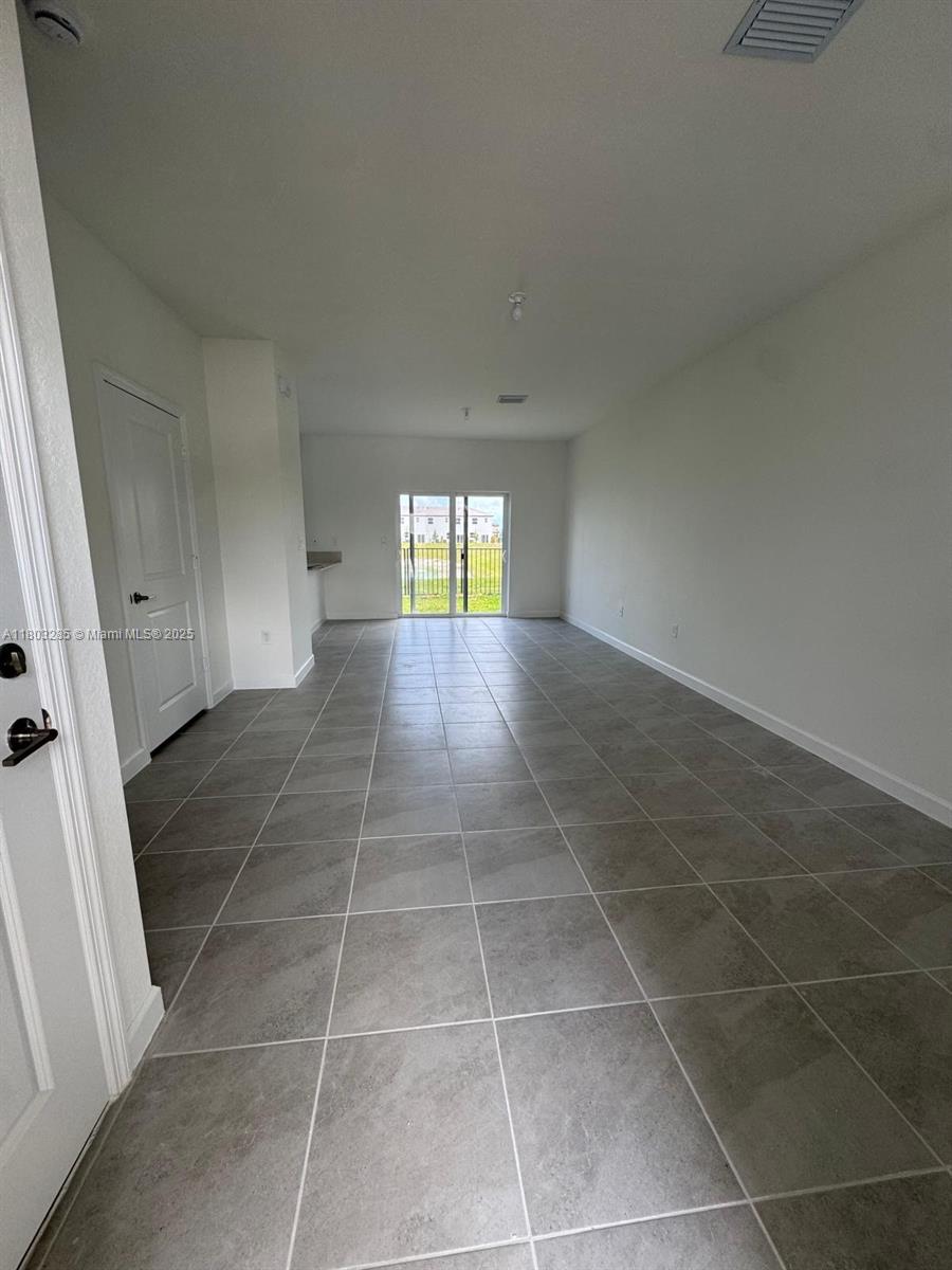 2825 Se 25 . Property Photo 12