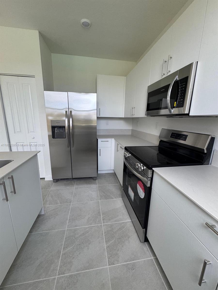2825 Se 25 . Property Photo 13