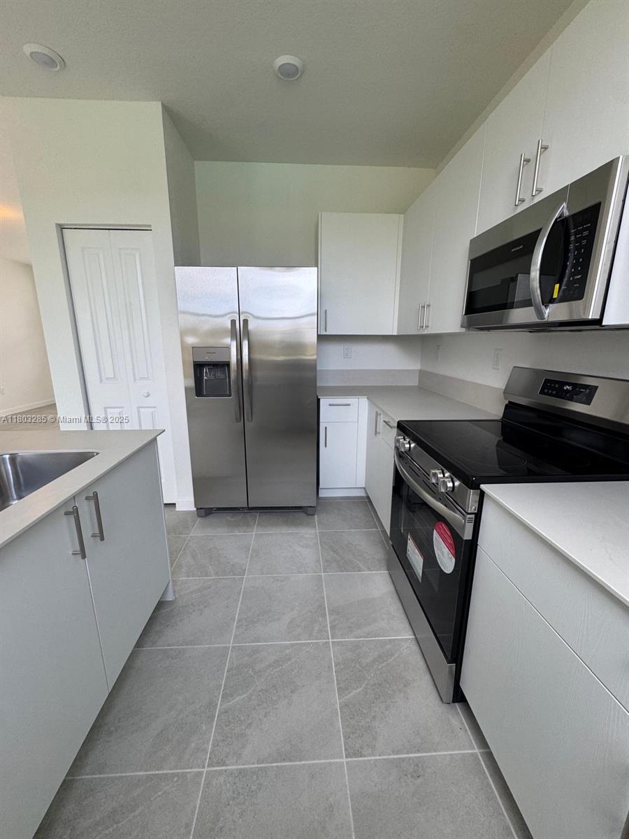 2825 Se 25 . Property Photo 15