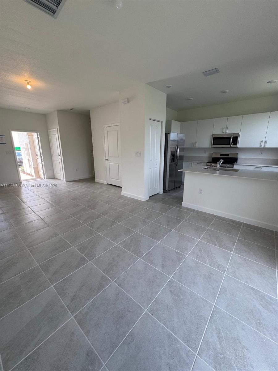 2825 Se 25 . Property Photo 17