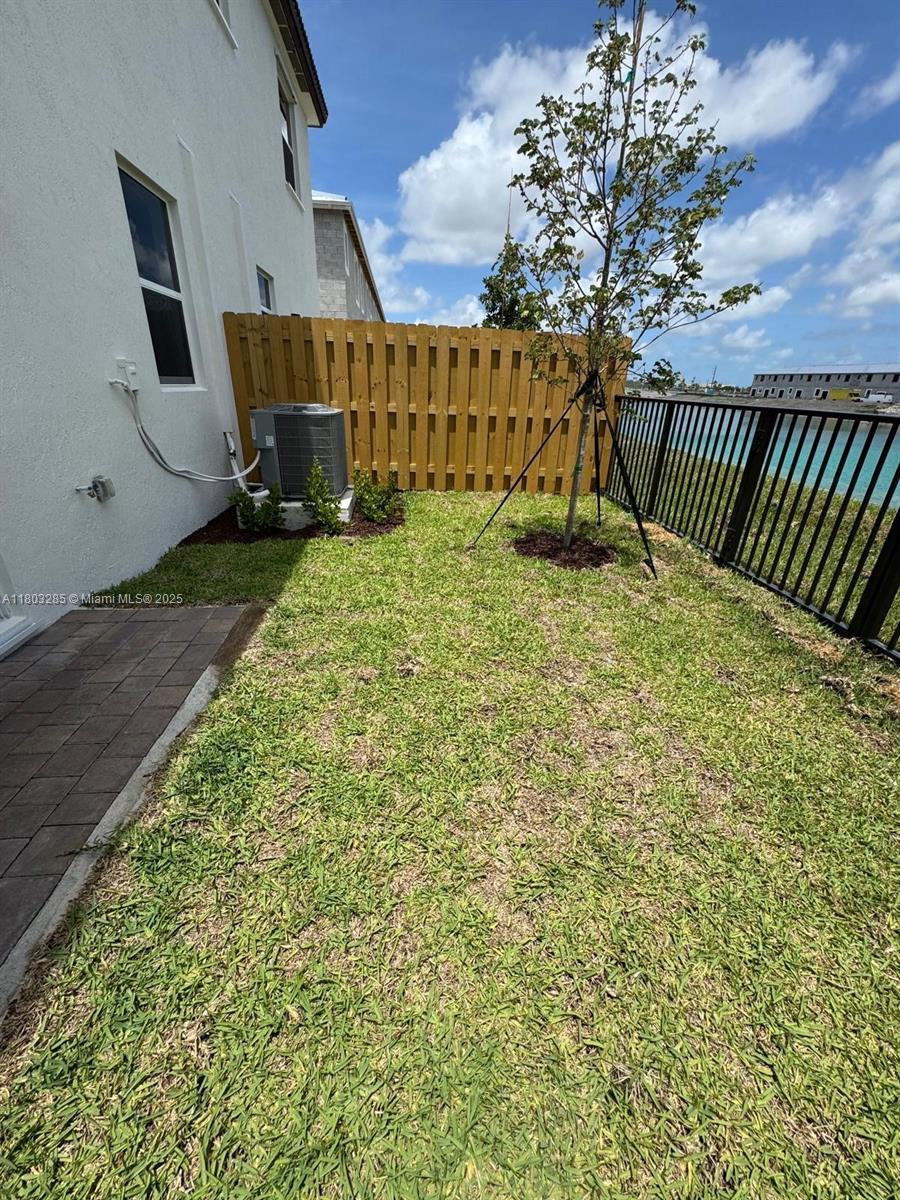 2825 Se 25 . Property Photo 23