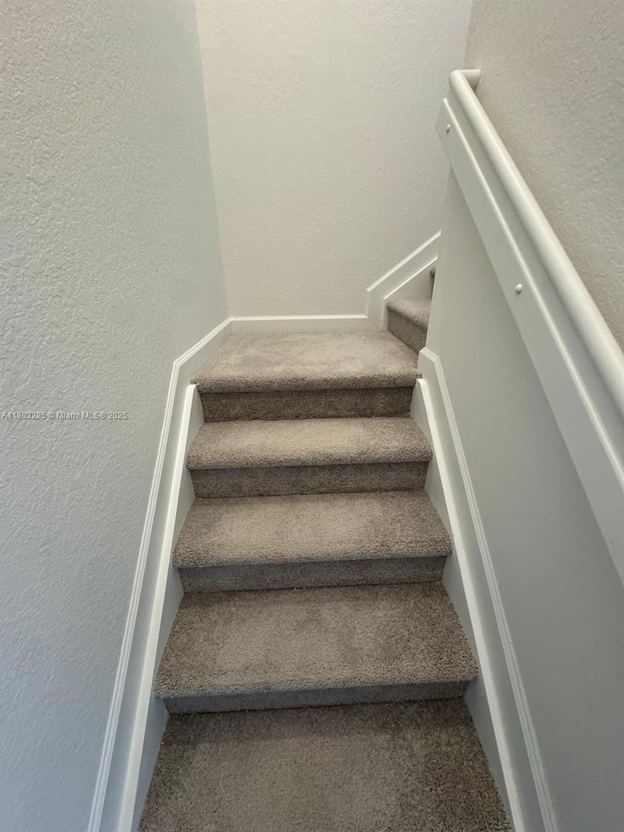 2825 Se 25 . Property Photo 33