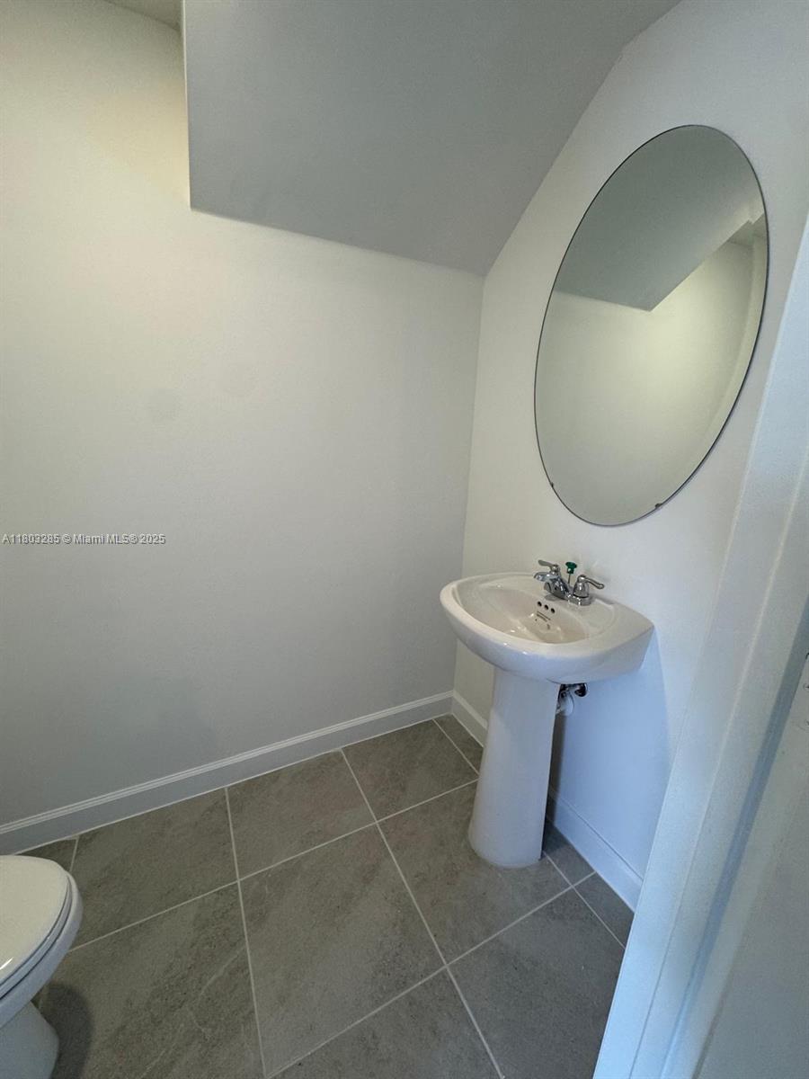 2825 Se 25 . Property Photo 37