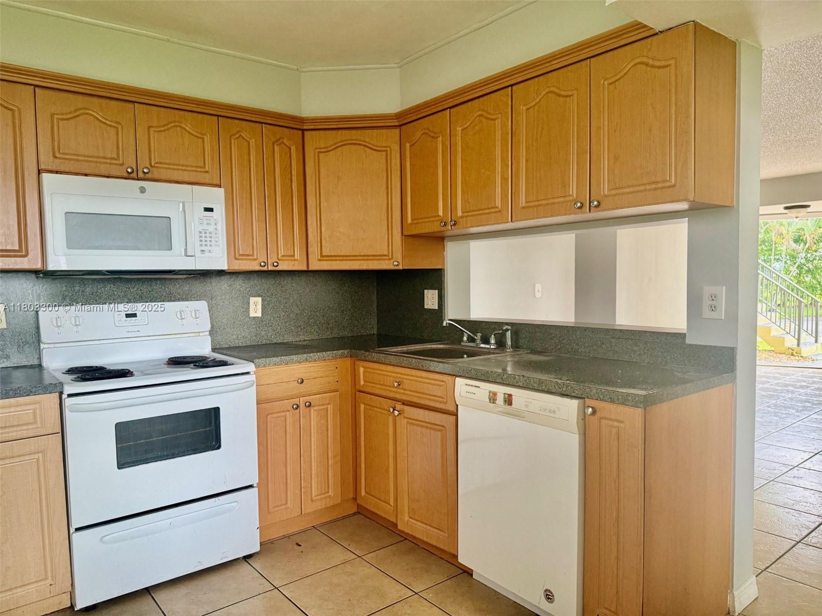 1100 Constitution Dr 1100g Property Photo 12