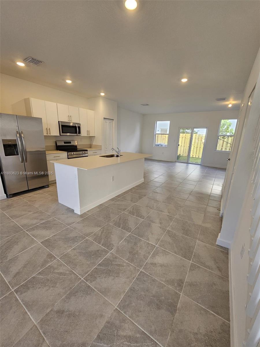 96 Se 11 Ct 0 Property Photo 1