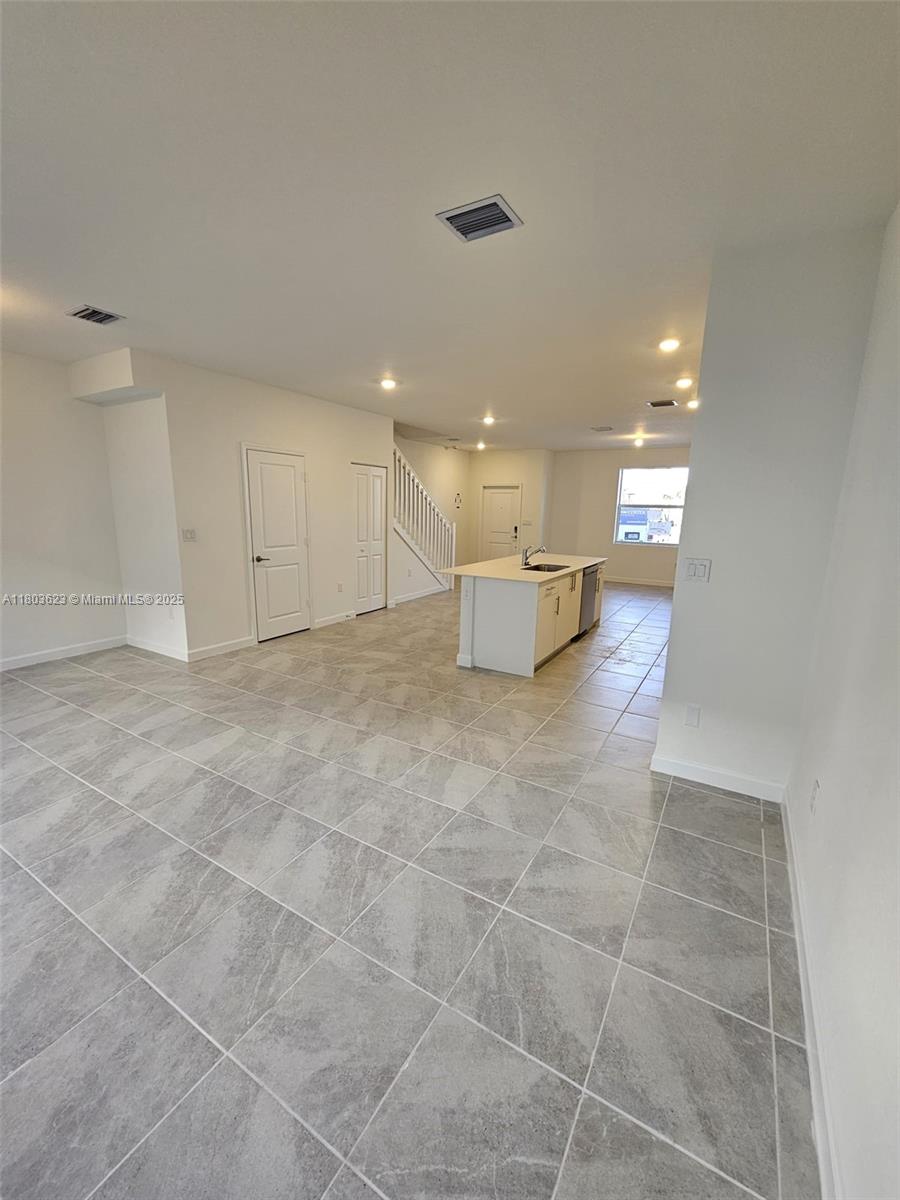 96 Se 11 Ct 0 Property Photo 5