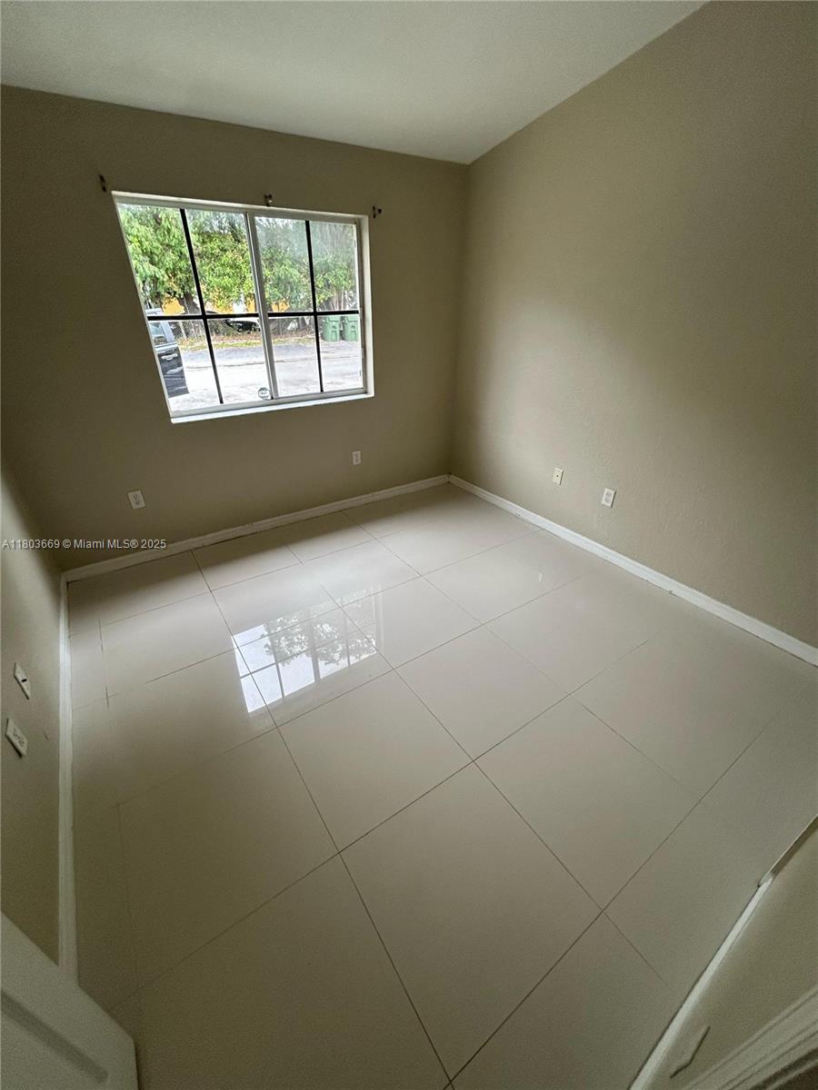 61 Ne 13th Ave 11 Property Photo 4