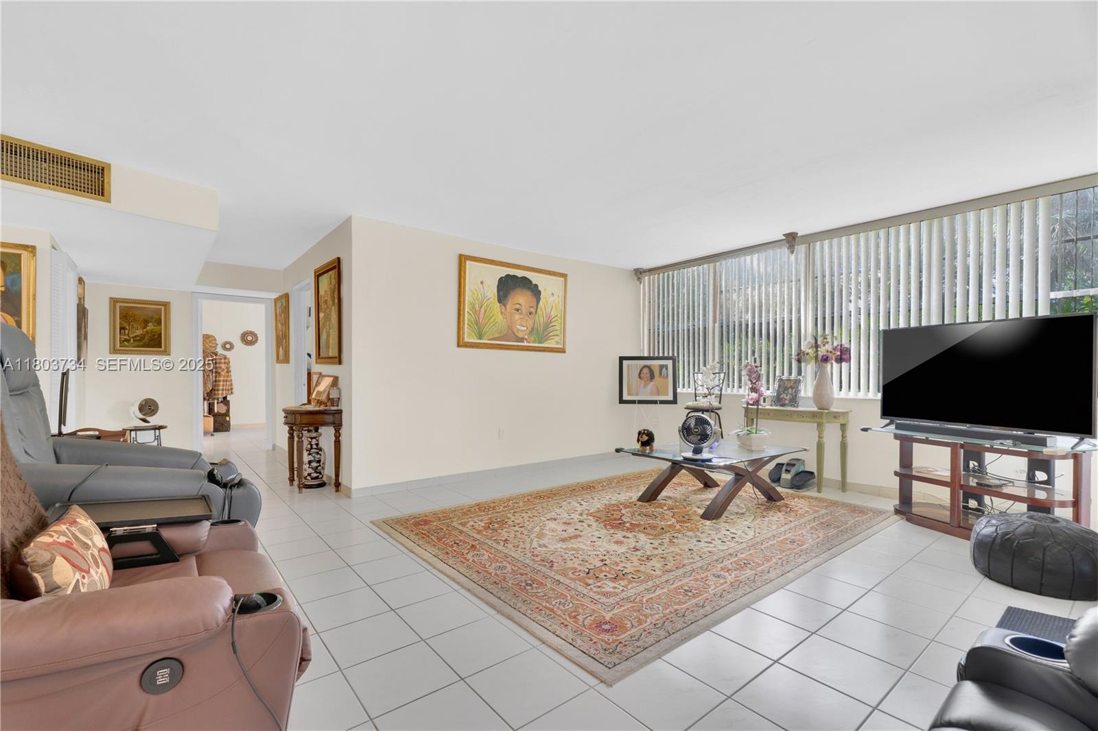 1400 Saint Charles Pl L4 Property Photo 11