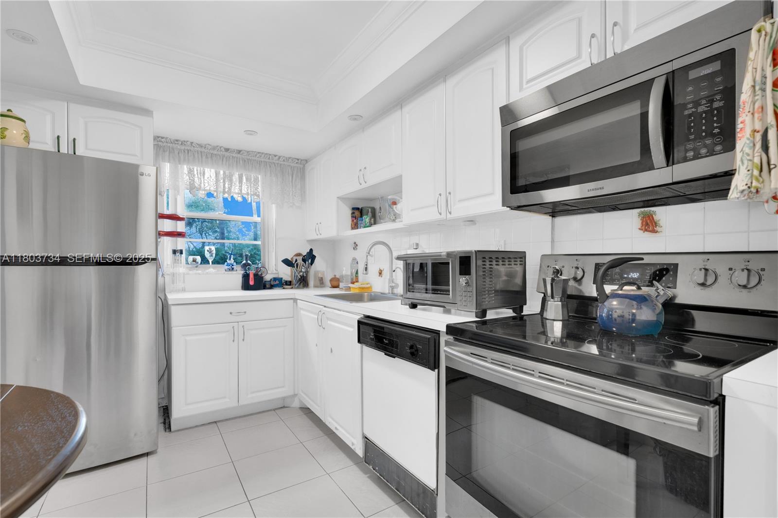 1400 Saint Charles Pl L4 Property Photo 15
