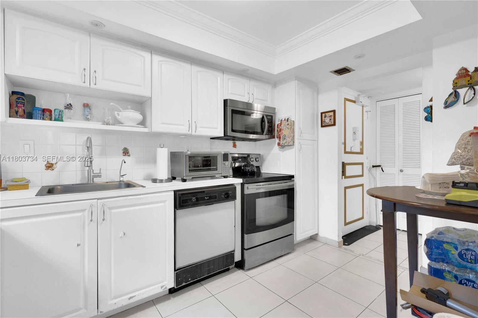 1400 Saint Charles Pl L4 Property Photo 17