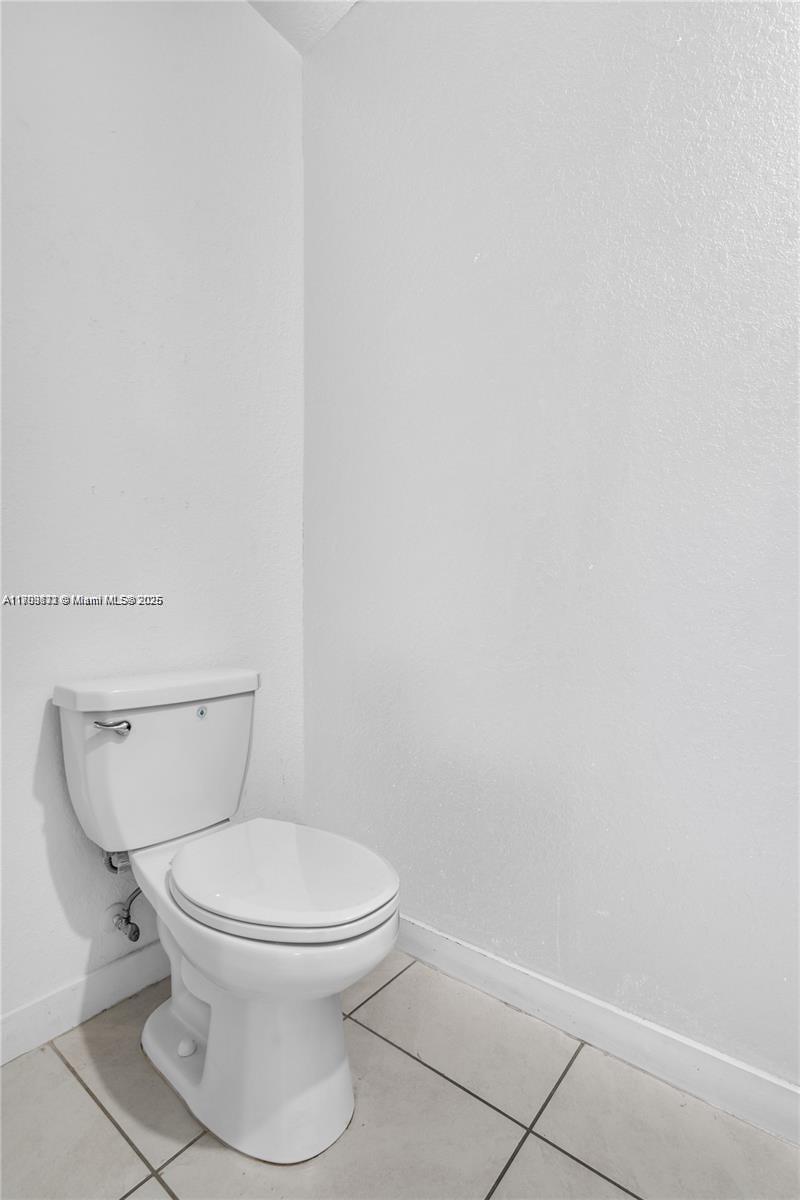 1871 Se 9th Ter Property Photo 13