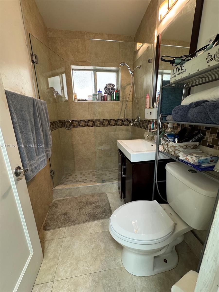 554 Sw 7th St Property Photo 18