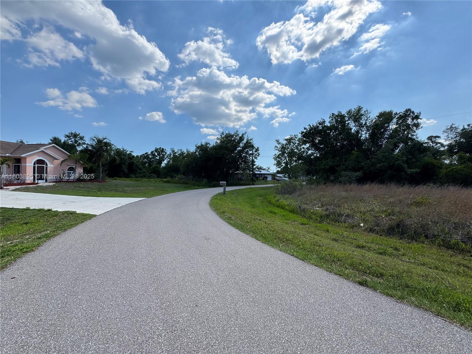 398 Hazel Cir Property Photo 5