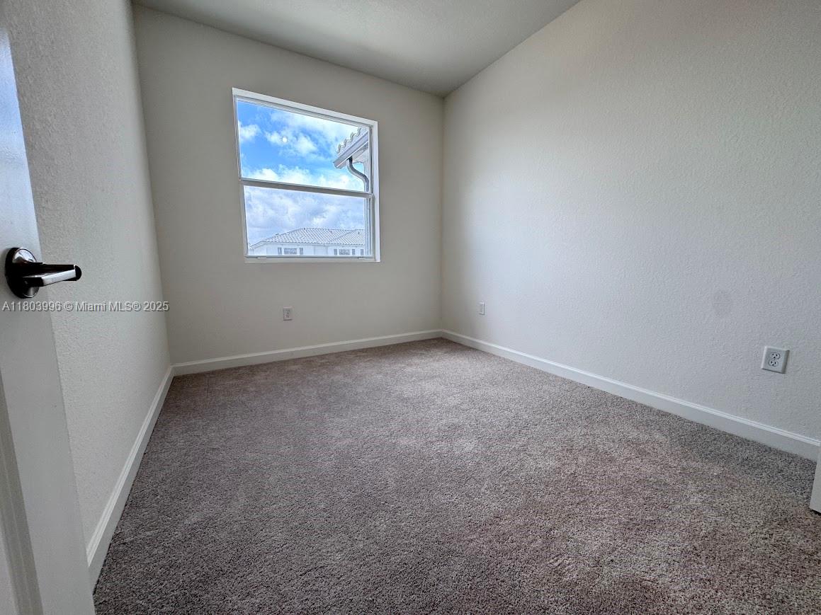 1182 Se Palm Terrace . Property Photo 15