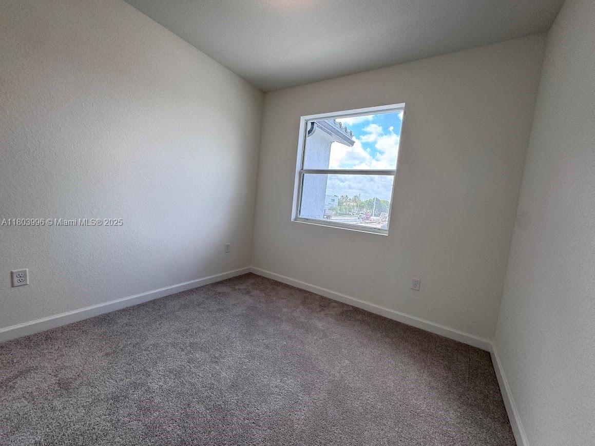 1182 Se Palm Terrace . Property Photo 17