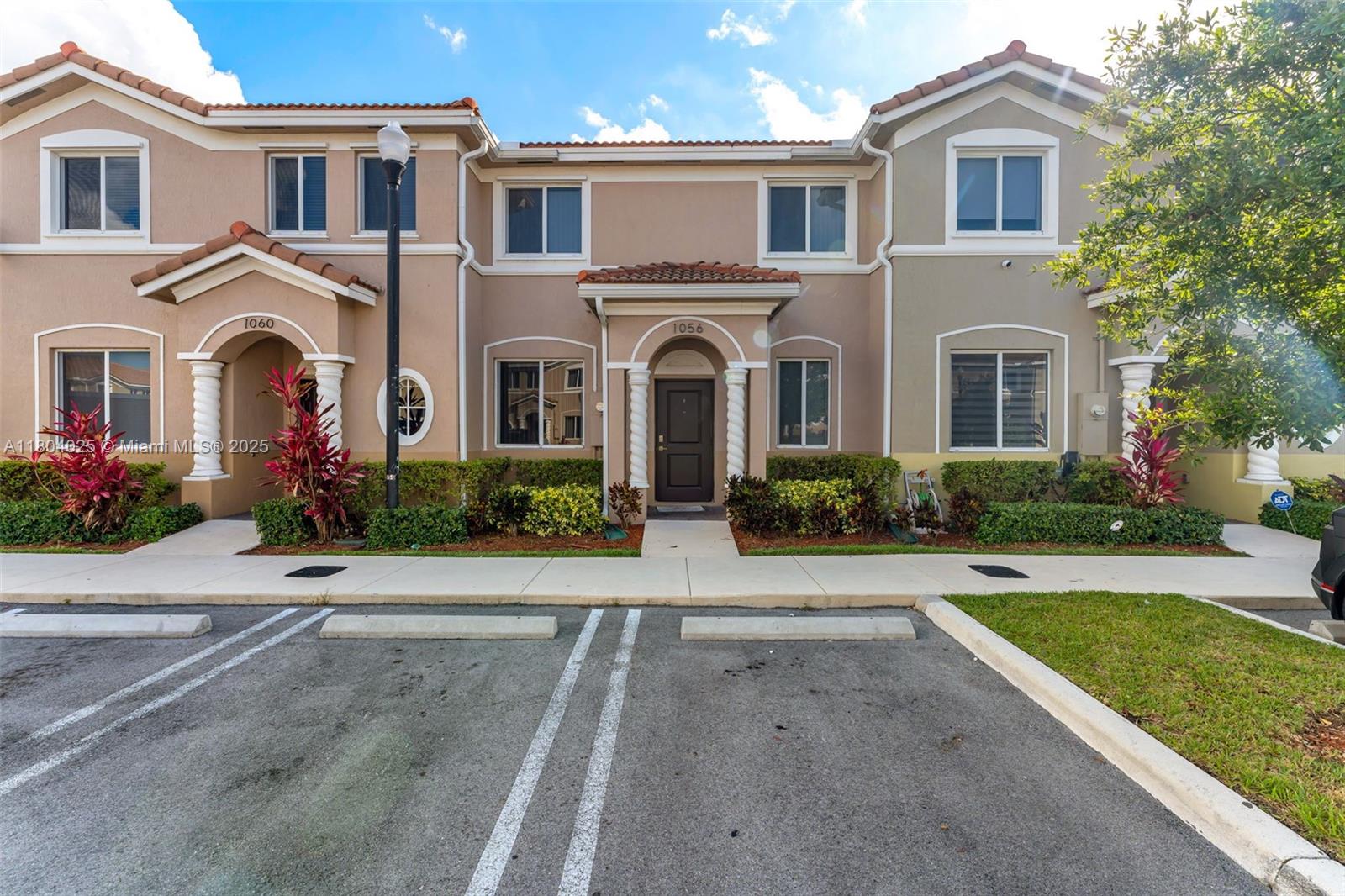 1056 SE 24th Ave Property Photo 1