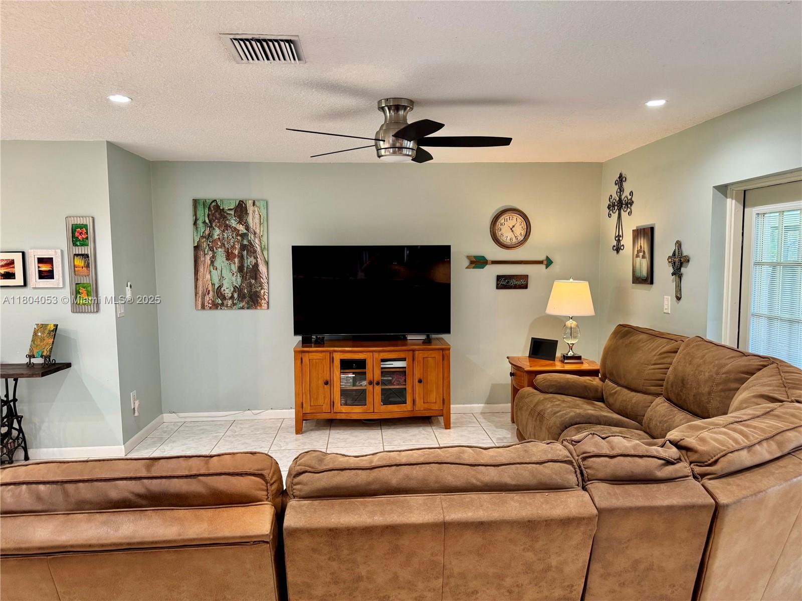 1237 N Fieldlark Ln Property Photo 7