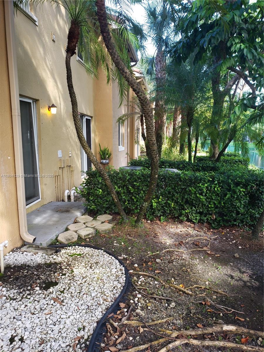 7940 Nw 6th St 103 Property Photo 15