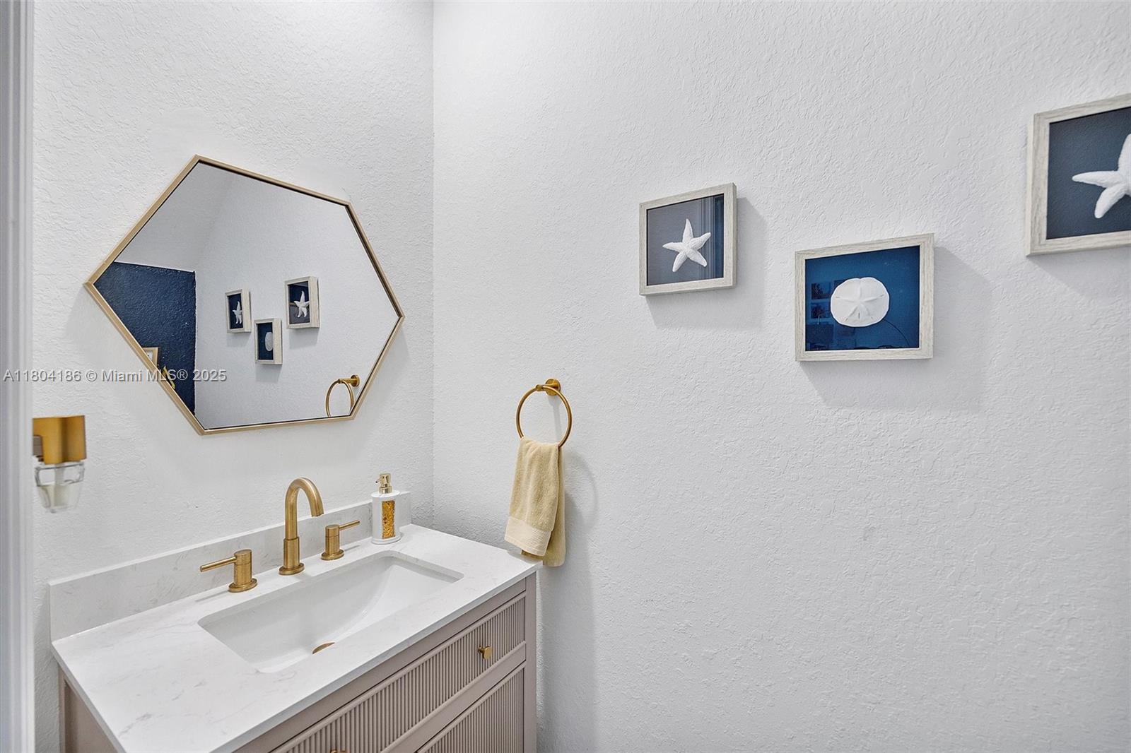 666 Sw 12th St 666 Property Photo 28