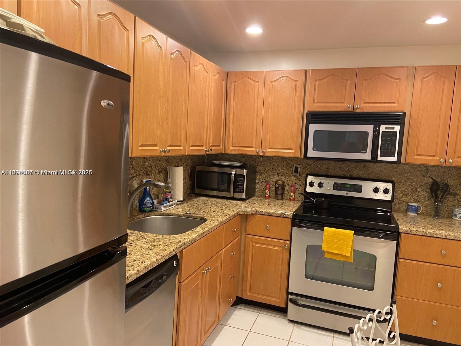 1980 S Ocean Dr 2b Property Photo 4