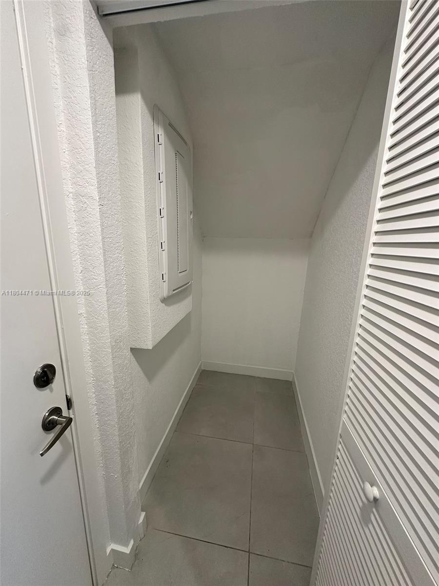 1163 Nw 2nd St . Property Photo 6