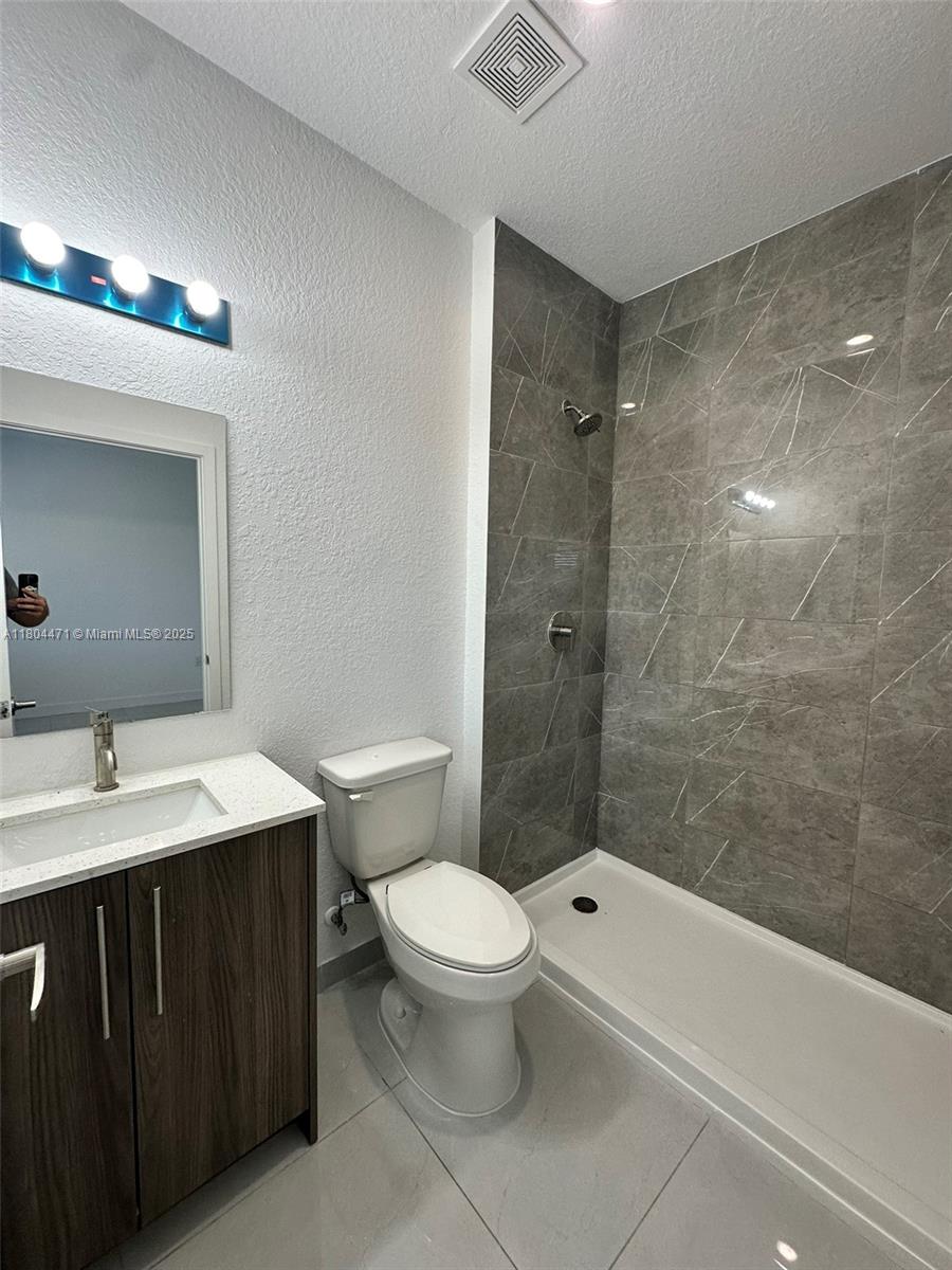 1163 Nw 2nd St . Property Photo 30