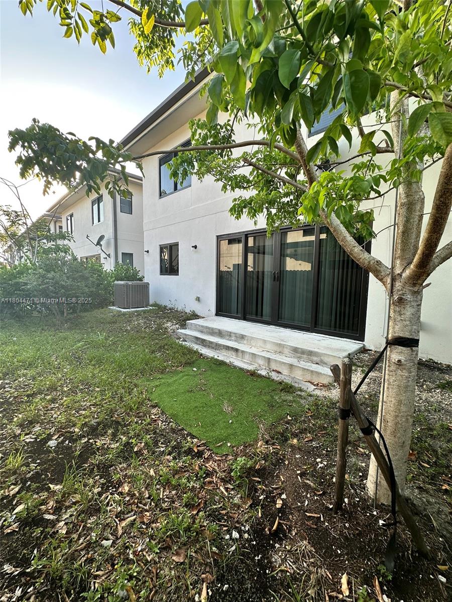 1163 Nw 2nd St . Property Photo 37