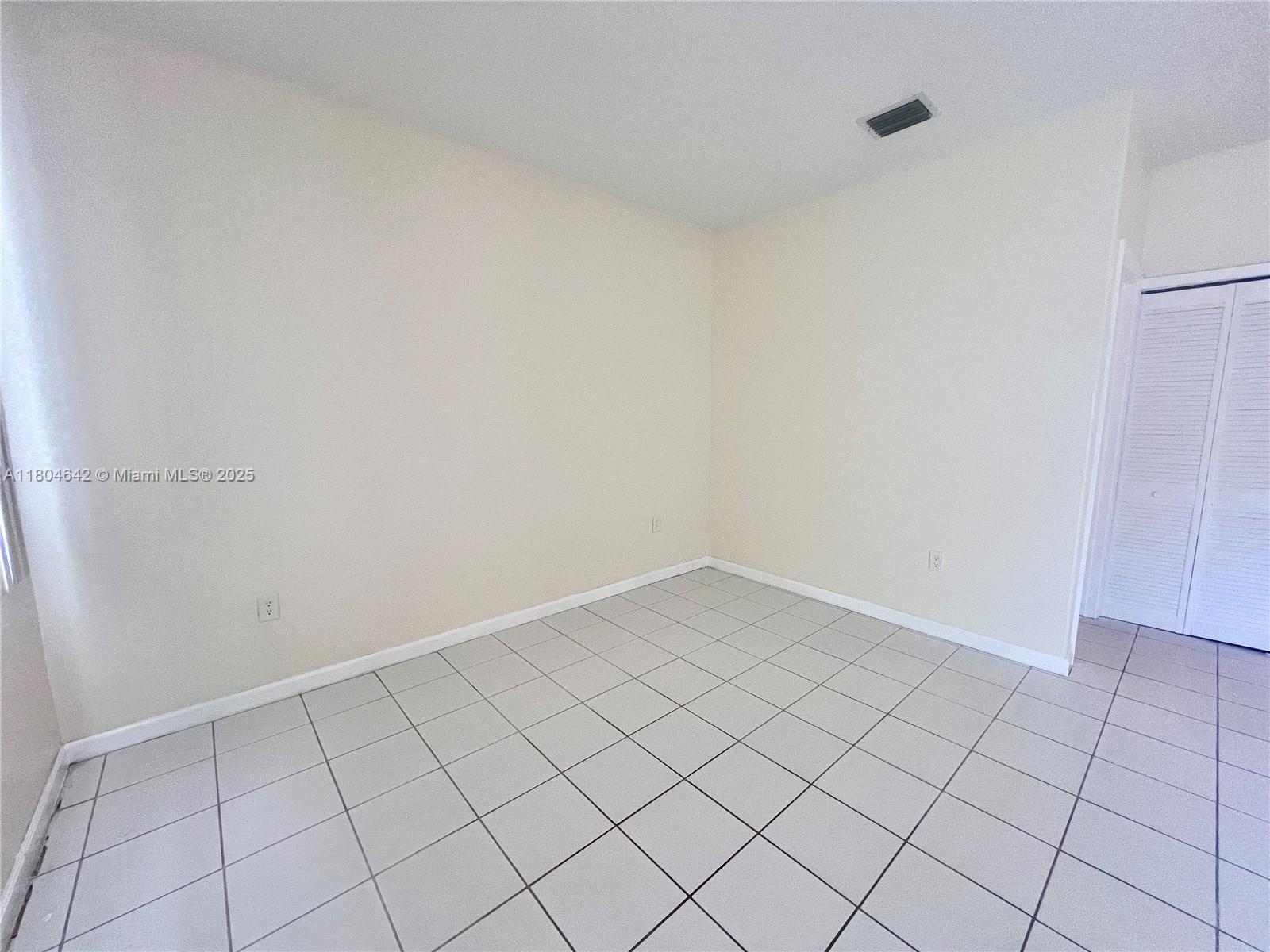 1429 Se 24th Ct 263 Property Photo 3